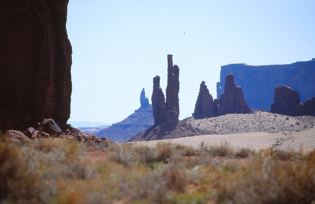 IMG_0078.jpg - Monument Valley  http://en.wikipedia.org/wiki/Monument_Valley 