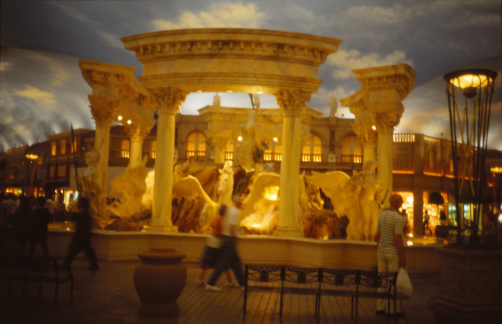 IMG_0096.jpg - Caesars Palace  http://en.wikipedia.org/wiki/Caesars_Palace 