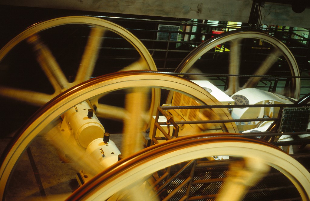 IMG_0118.jpg - Cable Car Museum  http://en.wikipedia.org/wiki/Cable_Car_Museum 