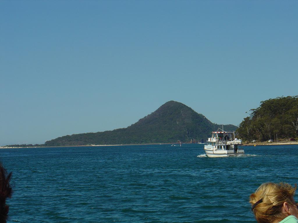 DSC02793.JPG - Dolphin Watch in Nelson Bay