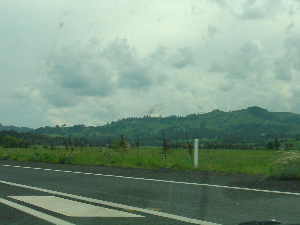 DSC02990.JPG - New England Highway between Tenterfield and Armidale