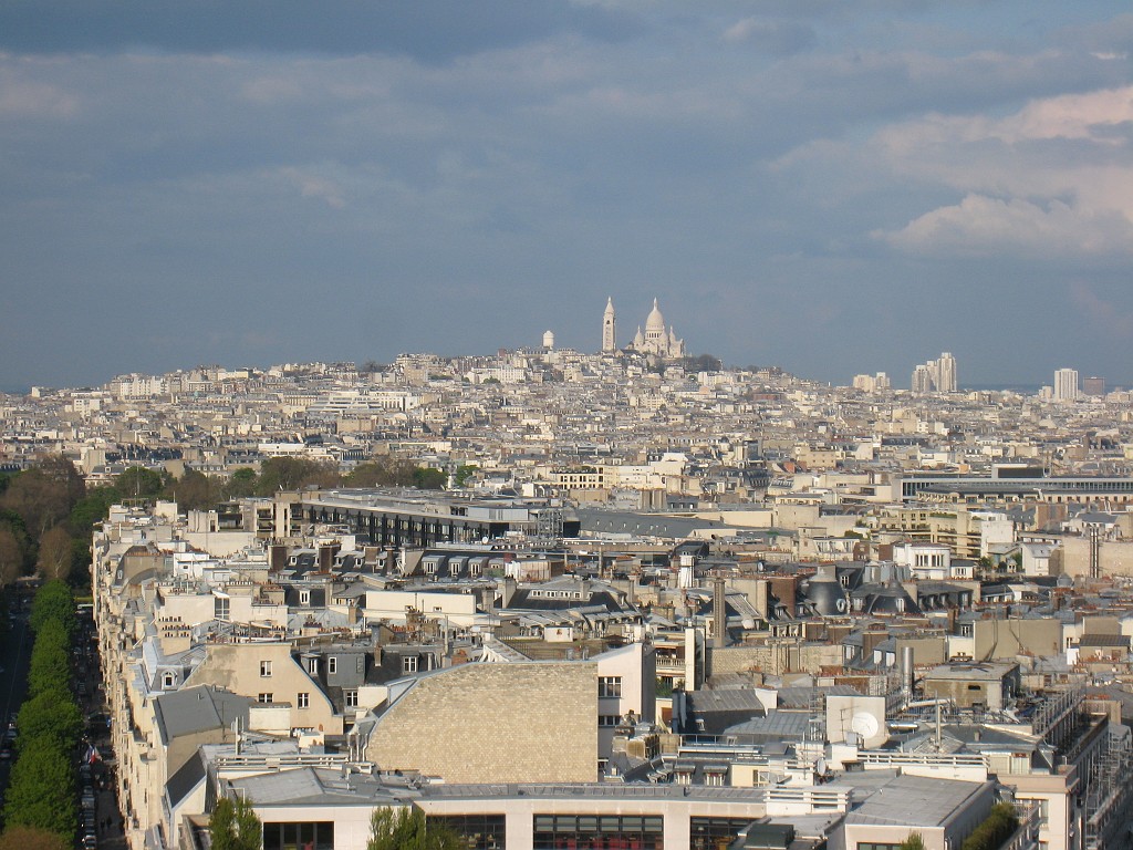 IMG_5525.JPG - Basilique du Sacré-Cœur ( http://en.wikipedia.org/wiki/Basilique_du_Sacr%C3%A9-Coeur ) in sunlight
