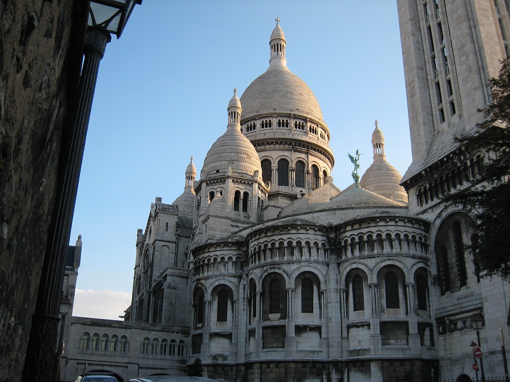 IMG_5557.JPG - Basilique du Sacré-Cœur ( http://en.wikipedia.org/wiki/Basilique_du_Sacr%C3%A9-Coeur ) from the backside