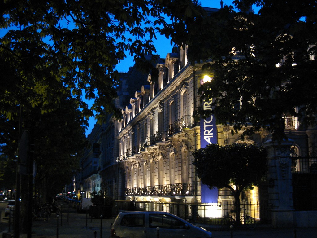 IMG_5656.JPG - Avenue Montaigne from Franklin D. Roosevelt