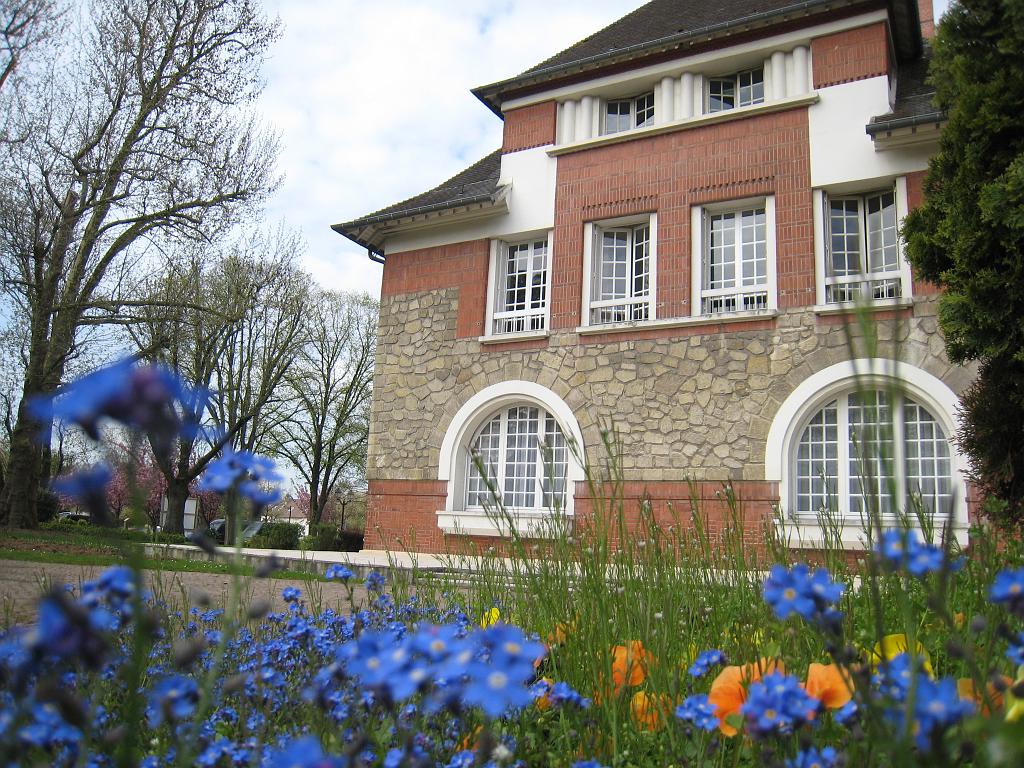 IMG_6103.JPG - Town Hall