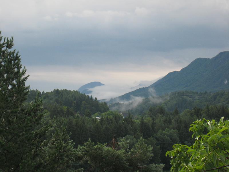 IMG_8334.JPG - Karawanken im Morgennebel