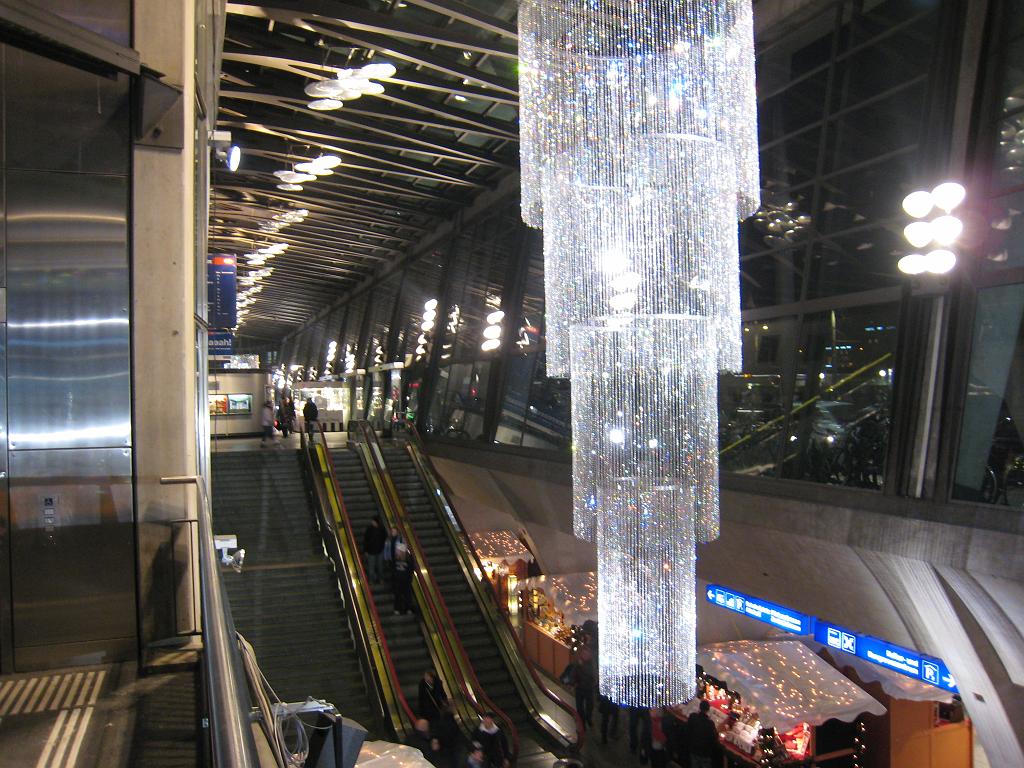 IMG_0124.JPG - Main train station