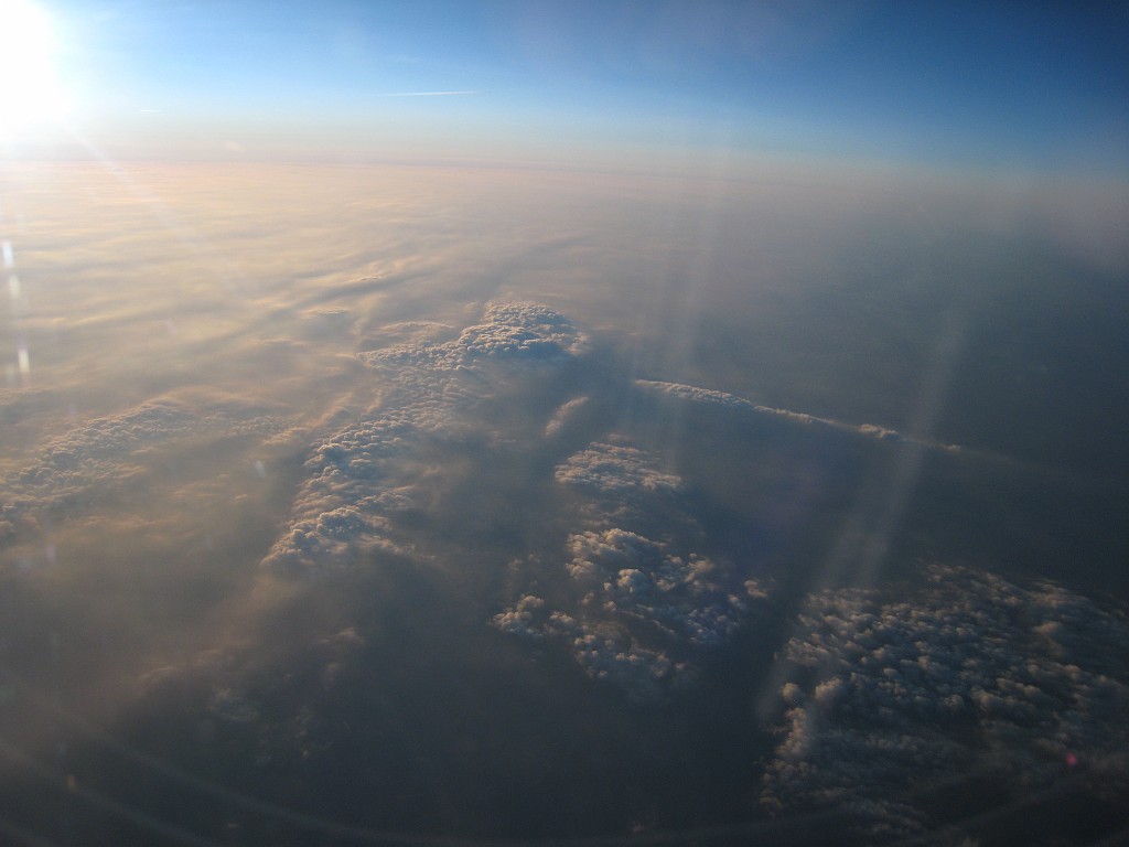 IMG_0526.JPG - Clouds in the evening from the plane during the flight from Frankfurt to Helsinki