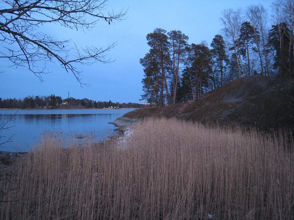 IMG_0824.JPG - Seurasaari ( http://en.wikipedia.org/wiki/Seurasaari ) at dusk