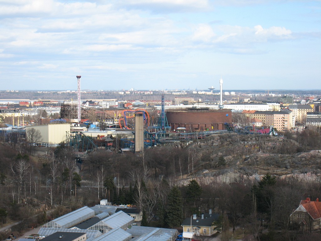 IMG_0940.JPG - Linnanmäki ( http://en.wikipedia.org/wiki/Linnanm%C3%A4ki  amusement park