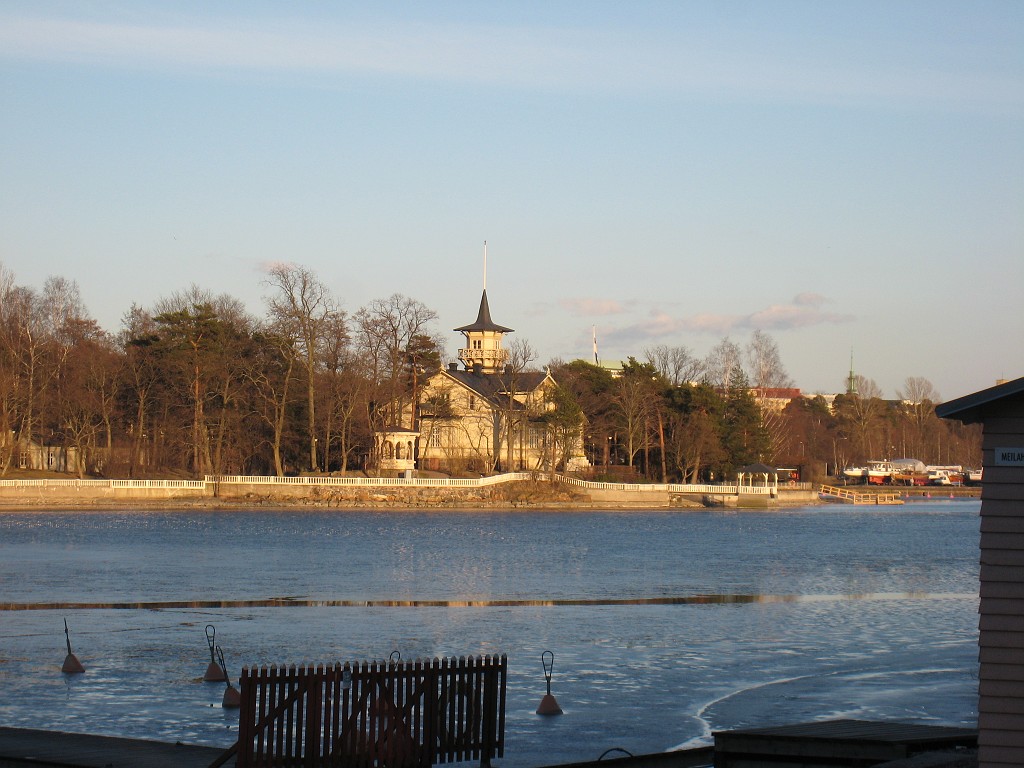 IMG_1007.JPG - The Official residence of the Prime Minister of Finland Kesäranta ( http://en.wikipedia.org/wiki/Kes%C3%A4ranta )