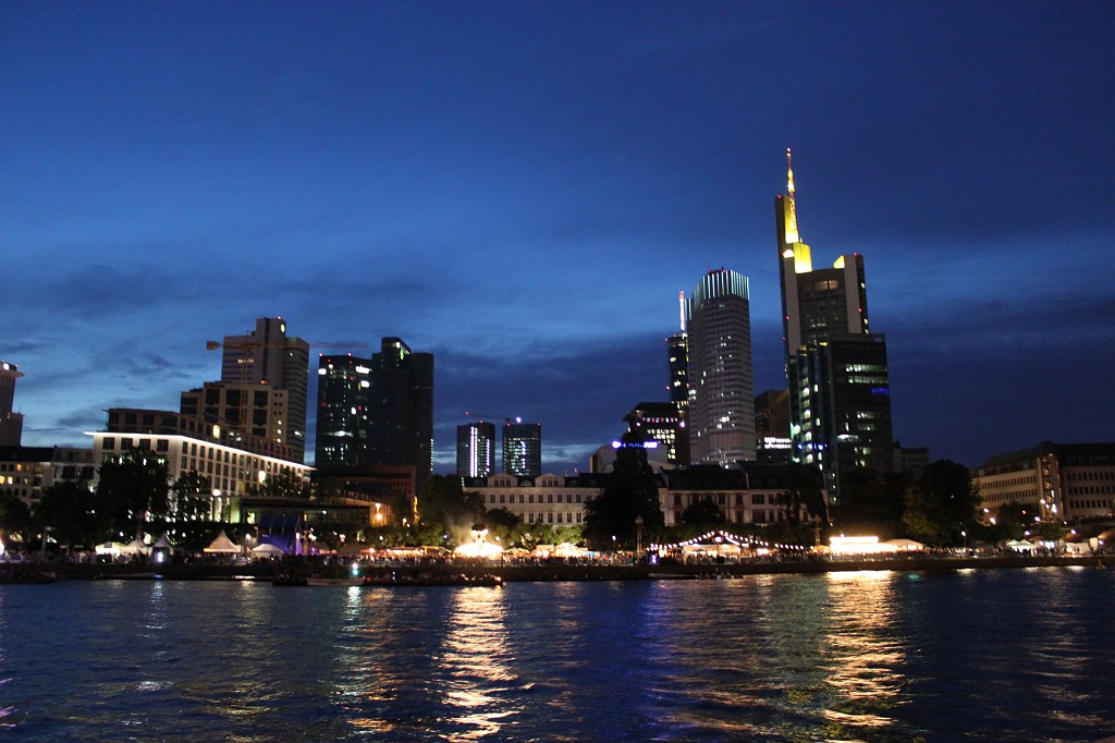 IMG_0321.JPG - Frankfurt Skyline at dusk  http://en.wikipedia.org/wiki/Frankfurt_am_Main 