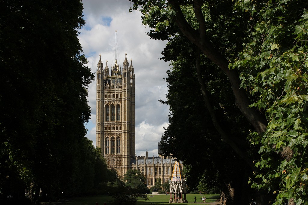 IMG_2283.JPG - Viktoria Tower  http://en.wikipedia.org/wiki/Victoria_Tower 