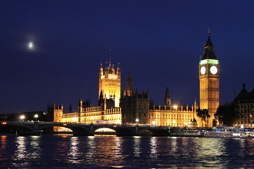 IMG_2322.JPG - Houses of Parliament at night  http://en.wikipedia.org/wiki/Palace_of_Westminster 