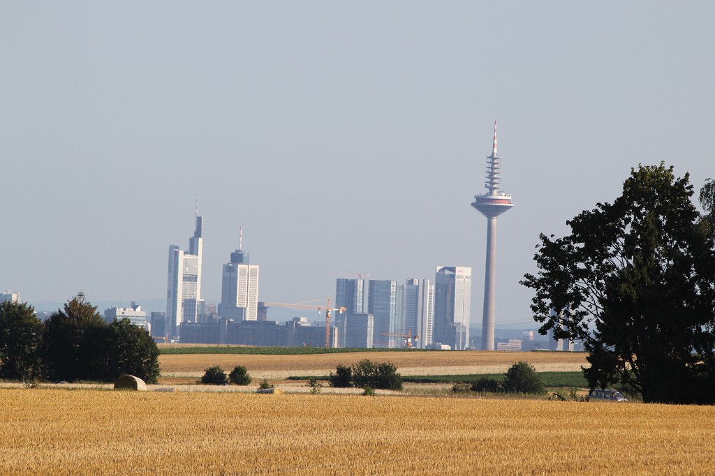 IMG_2699.JPG - Frankfurt Skyline  http://en.wikipedia.org/wiki/Frankfurt  from Bad Homburg  http://en.wikipedia.org/wiki/Bad_Homburg 