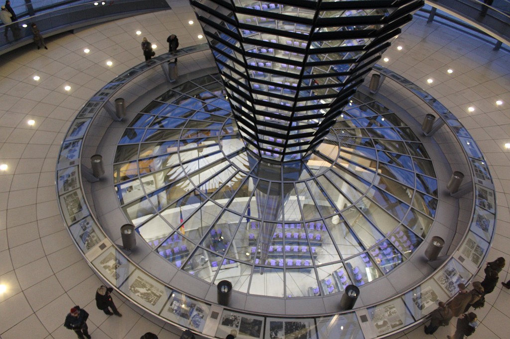 IMG_2919.JPG - Reichstag building  http://en.wikipedia.org/wiki/Reichstag_building 