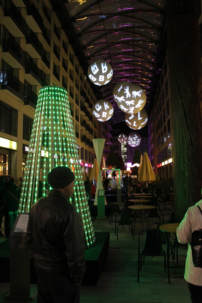 IMG_3201.JPG - Festival of lights at DomAquarÃ©e