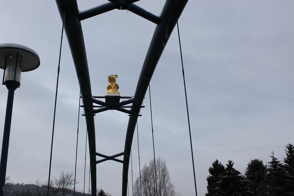 IMG_4382.JPG - Goldener BÃ¤r auf der InselbrÃ¼cke