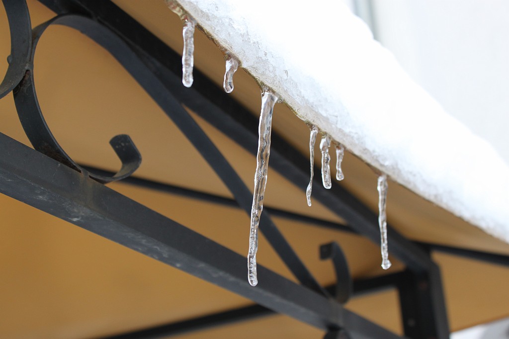 IMG_4518.JPG - Icicle at the pavilion