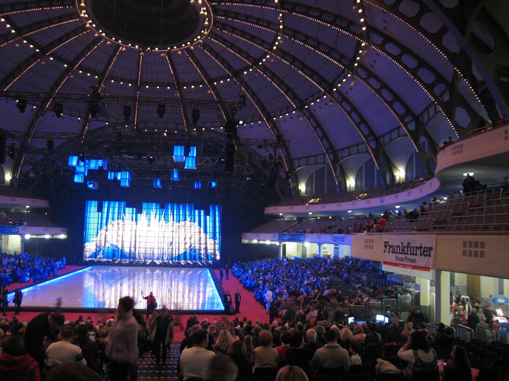 X_IMG_1753.JPG - Holiday on Ice