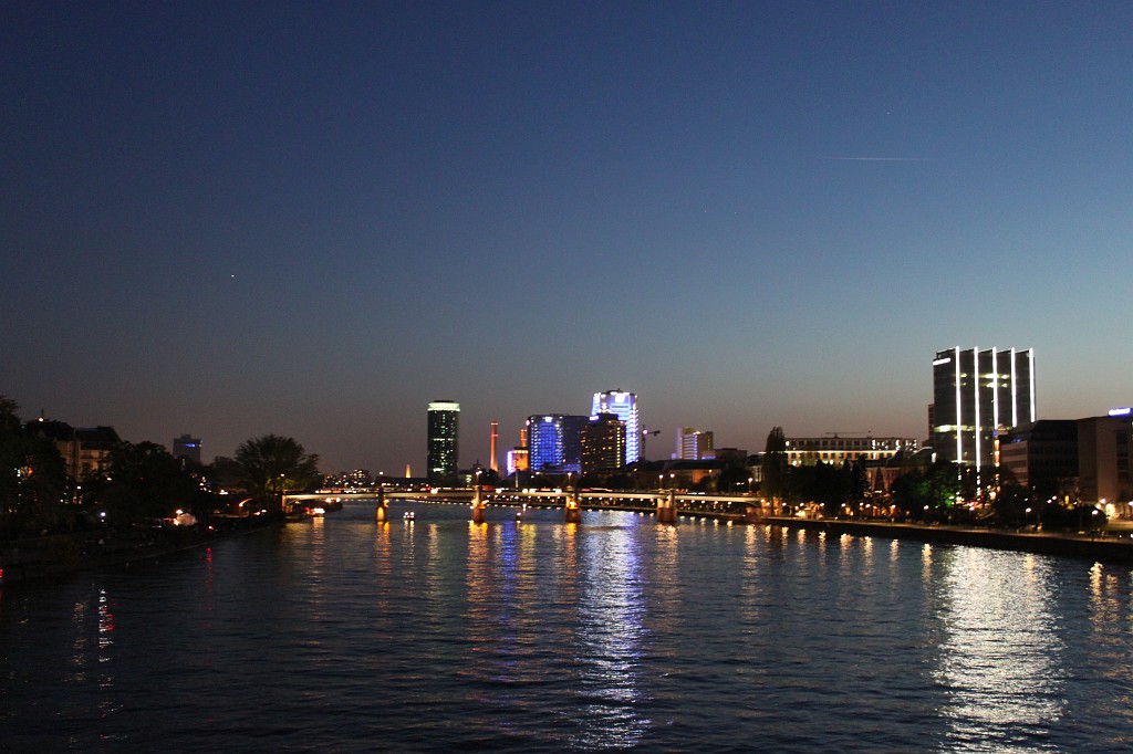 IMG_5378.JPG - Frankfurt Skyline at night  http://en.wikipedia.org/wiki/Frankfurt_am_Main 