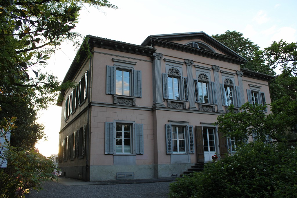 IMG_5942.JPG - House