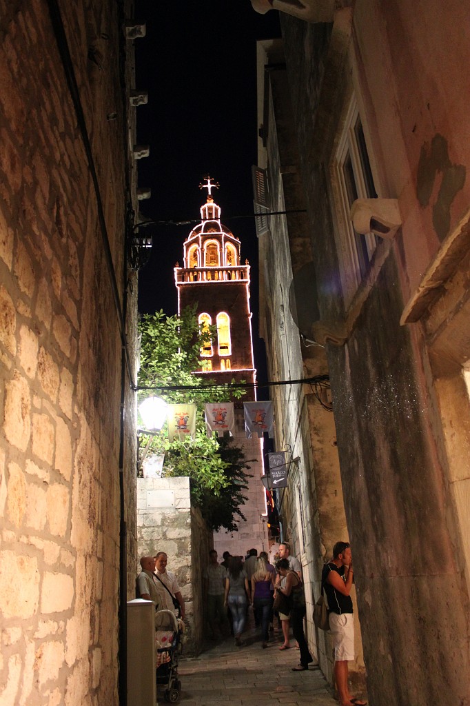 IMG_6915.JPG - Korcula city  http://en.wikipedia.org/wiki/Kor%C4%8Dula_(town)  at night