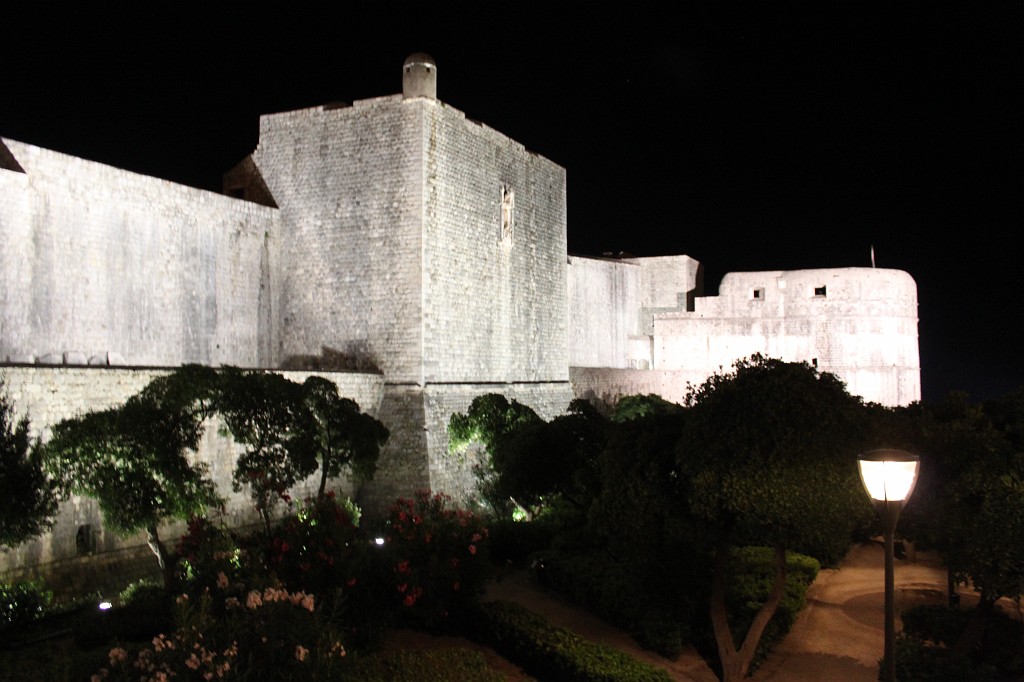 IMG_7045.JPG - Walls of Dubrovnik  http://en.wikipedia.org/wiki/Walls_of_Dubrovnik 