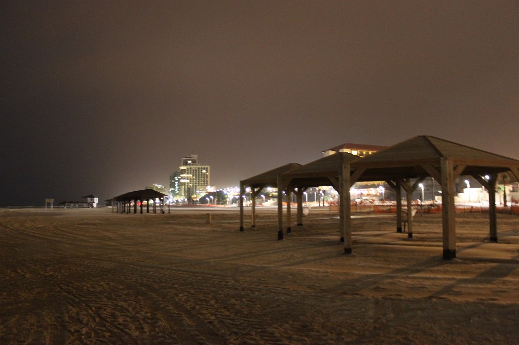 IMG_8309.JPG - Herzliya Beach at night  http://en.wikipedia.org/wiki/Herzliya,_Israel 