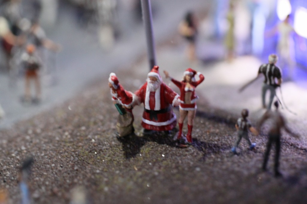 IMG_9494.JPG - Miniature Wonderland (Miniatur Wunderland)  http://en.wikipedia.org/wiki/Miniatur_Wunderland  Santa Claus get some support