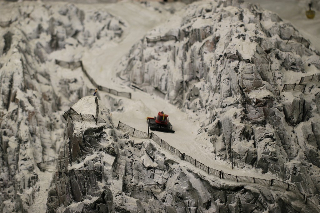 IMG_9520.JPG - Miniature Wonderland (Miniatur Wunderland)  http://en.wikipedia.org/wiki/Miniatur_Wunderland  Prepare for Skiing