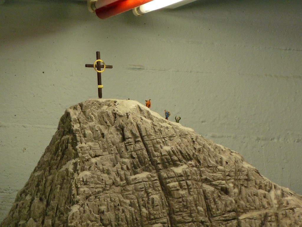 P1020008.JPG - Miniature Wonderland (Miniatur Wunderland)  http://en.wikipedia.org/wiki/Miniatur_Wunderland  On top of the Matterhorn. The model is still 6 meter high.