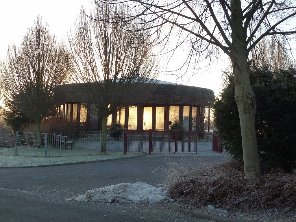 P1020286.JPG - Funeral hall