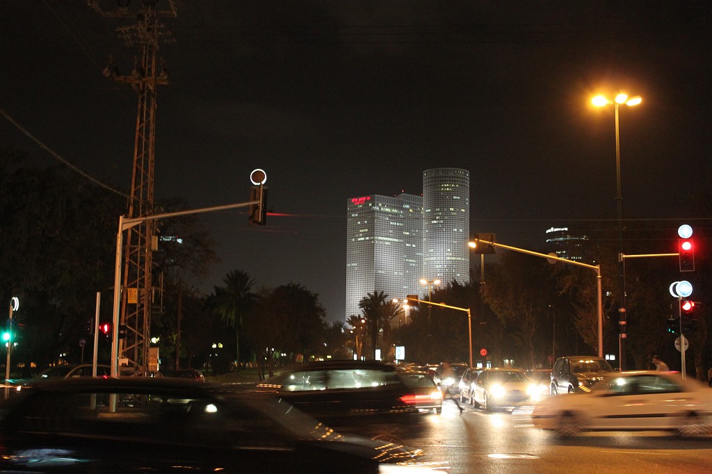 IMG_0005.JPG - Azrieli Center  http://en.wikipedia.org/wiki/Azrieli_Center 