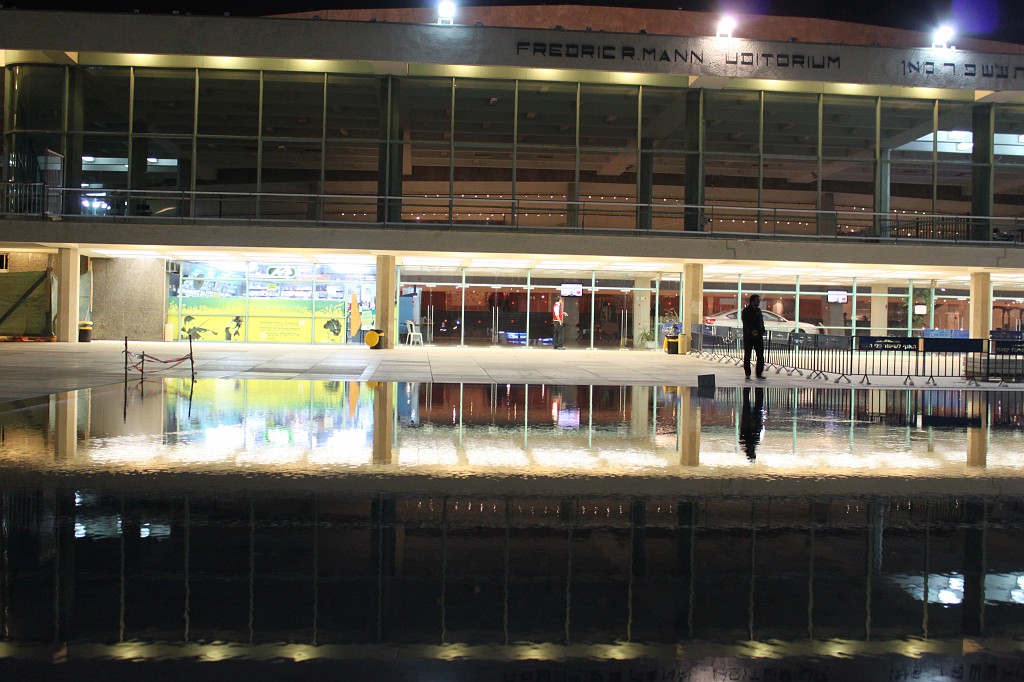 IMG_0036.JPG - Frederic R. Mann Auditorium  http://en.wikipedia.org/wiki/Frederic_R._Mann_Auditorium 