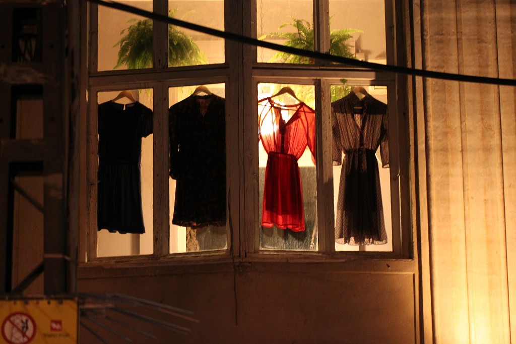 IMG_0057.JPG - Display window in the second floor on Sderot Rothschild  http://en.wikipedia.org/wiki/Rothschild_Boulevard 