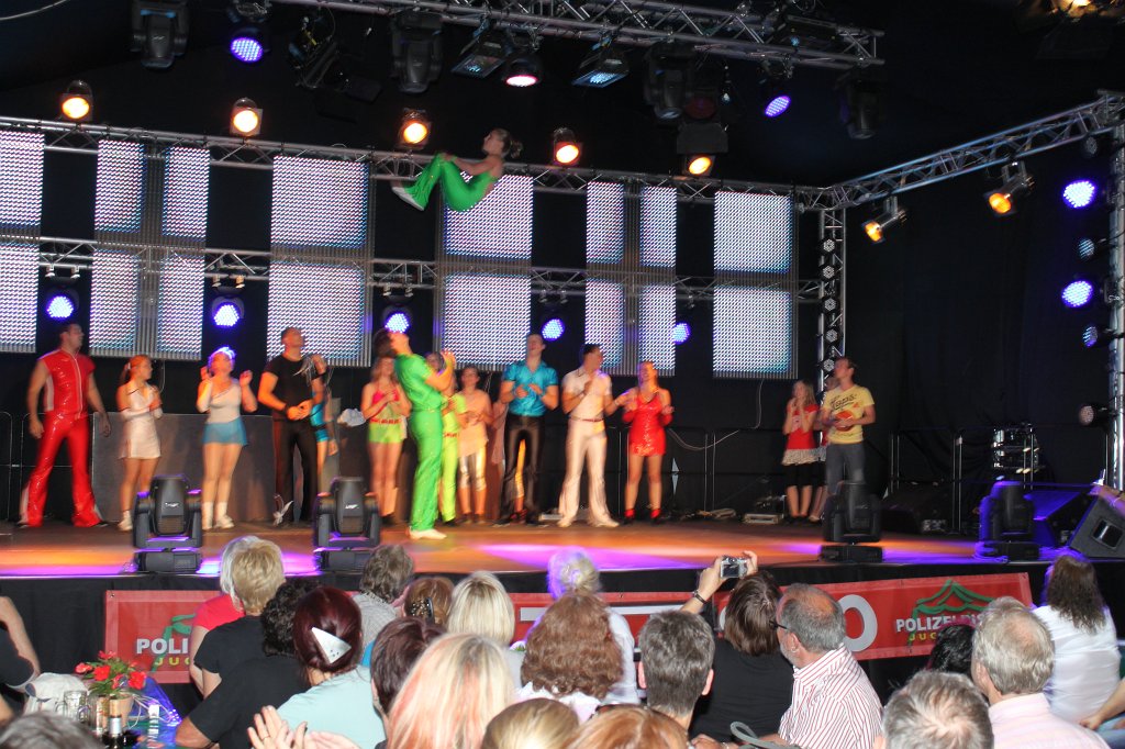 IMG_2837.JPG - TSC GrÃ¼n Gelb & Friends rocken & rollen das Polizeibistrozelt wÃ¤hrend des Hessentages