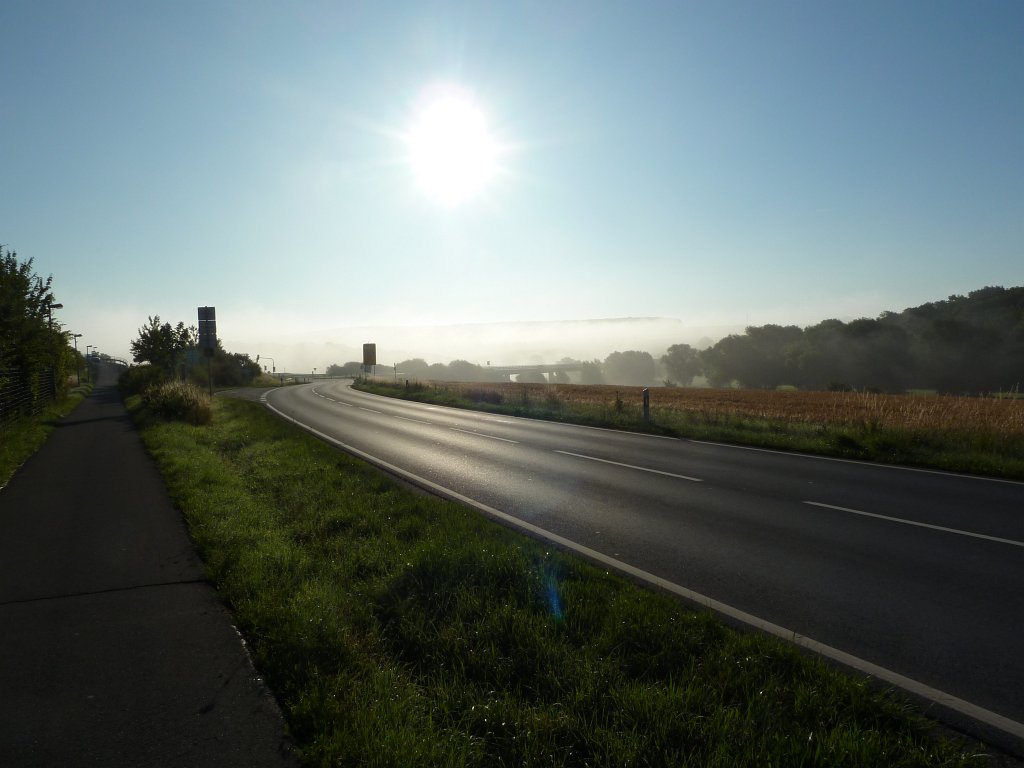 P1030653.JPG - Road in the morning sun