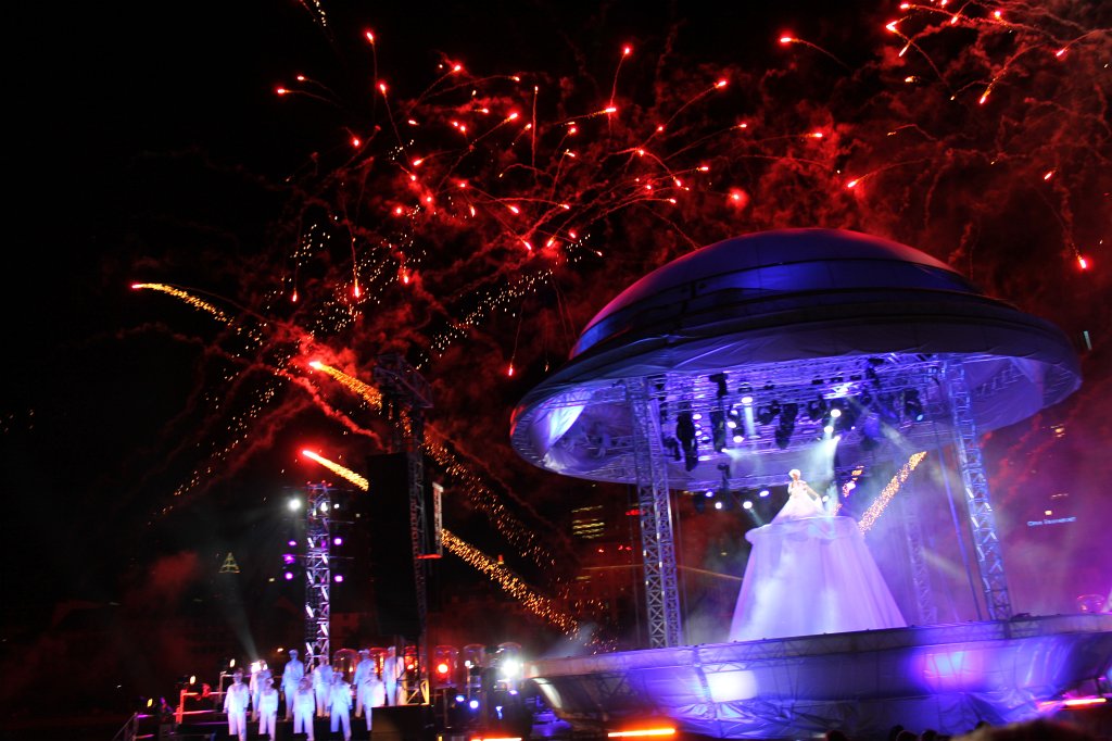 IMG_3499.JPG - The show and fireworks ending the public viewing during the 2011 FIFA Women's World Cup  http://en.wikipedia.org/wiki/2011_FIFA_Women%27s_World_Cup  in Frankfurt  http://en.wikipedia.org/wiki/Frankfurt 