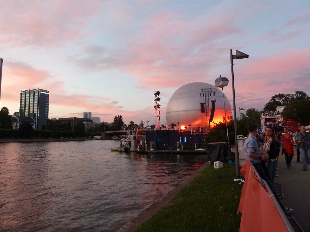 P1030854.JPG - Public viewing  during the 2011 FIFA Women's World Cup  http://en.wikipedia.org/wiki/2011_FIFA_Women%27s_World_Cup 