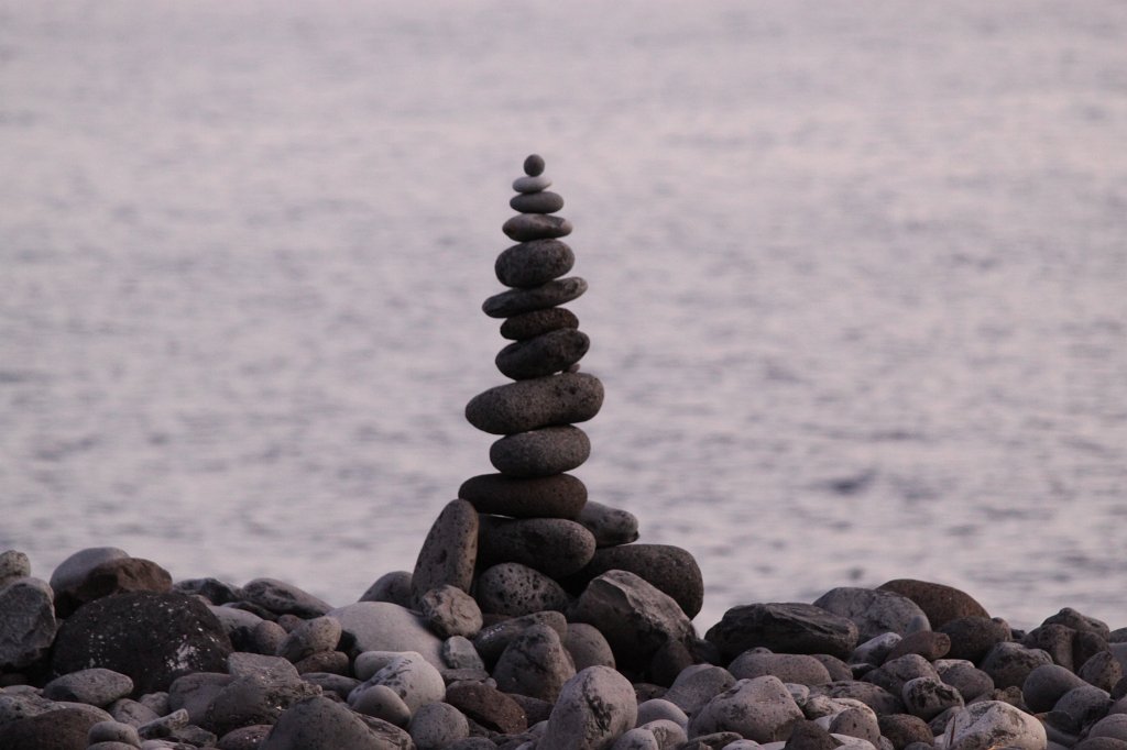 IMG_4429.JPG - Cairn  http://en.wikipedia.org/wiki/Cairn 