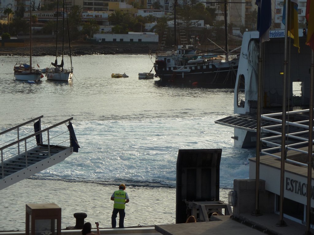 P1040027.JPG - Benchijigua Express  http://en.wikipedia.org/wiki/HSC_Benchijigua_Express 