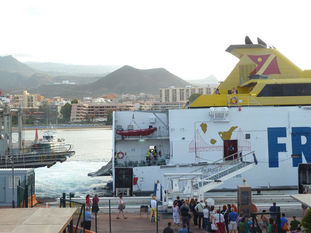 P1040029.JPG - Benchijigua Express  http://en.wikipedia.org/wiki/HSC_Benchijigua_Express 