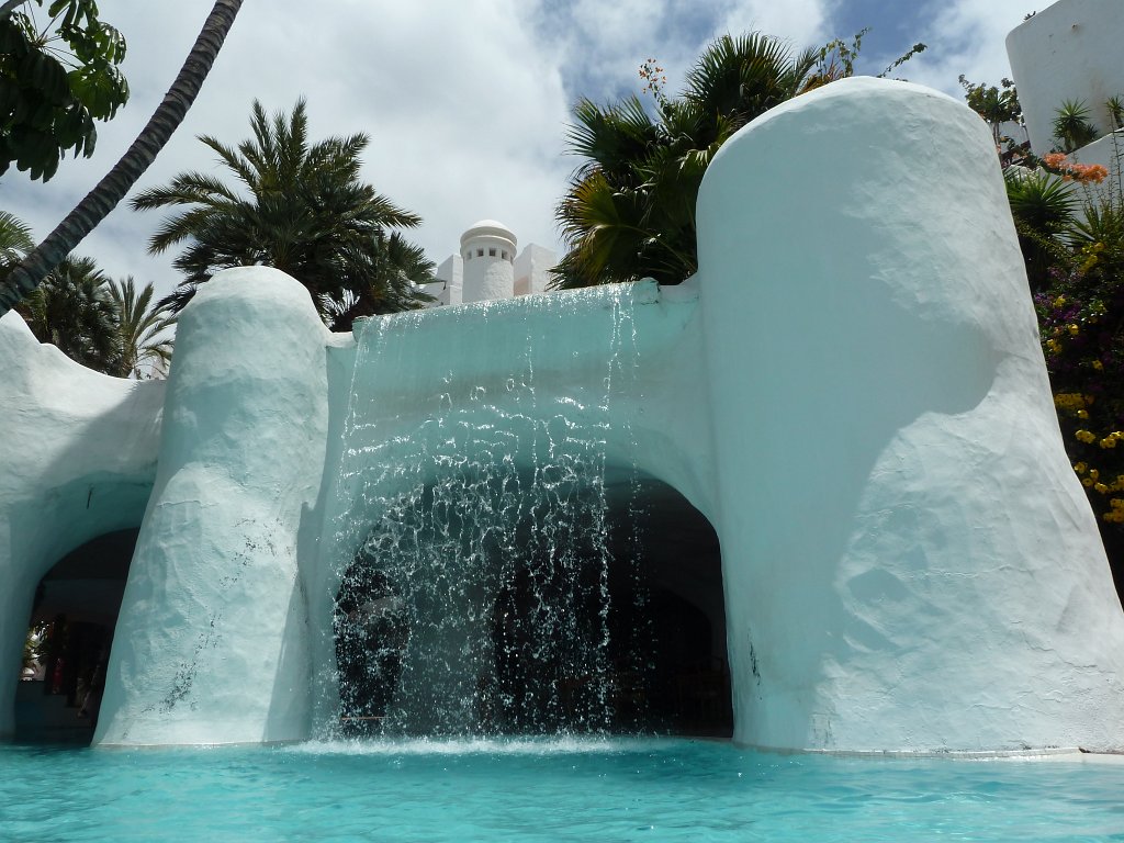 P1040099.JPG - Cascade in Hotel Jardin Tropical  http://www.jardin-tropical.com/ 