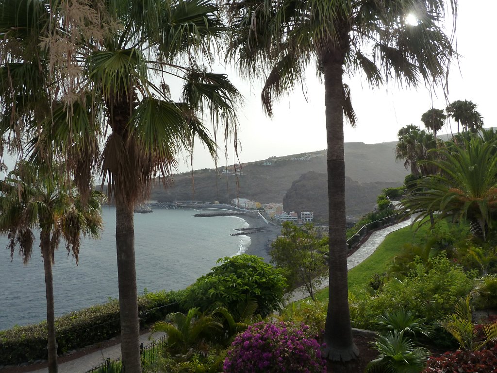 P1040362.JPG - View from Hotel Jardin Tecina to the beach of Playa Santiago