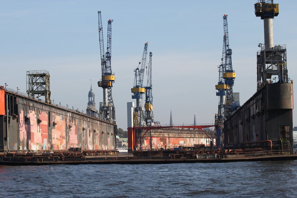 IMG_5540.JPG -  Blohm + Voss   Drydock 