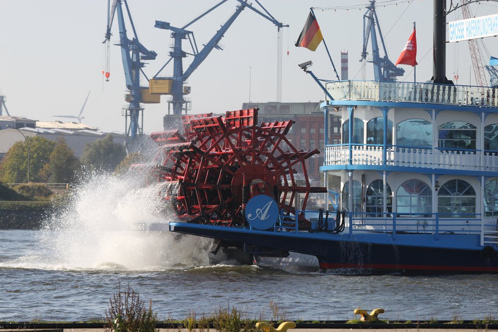 IMG_5563.JPG -  Paddle wheel steamer 