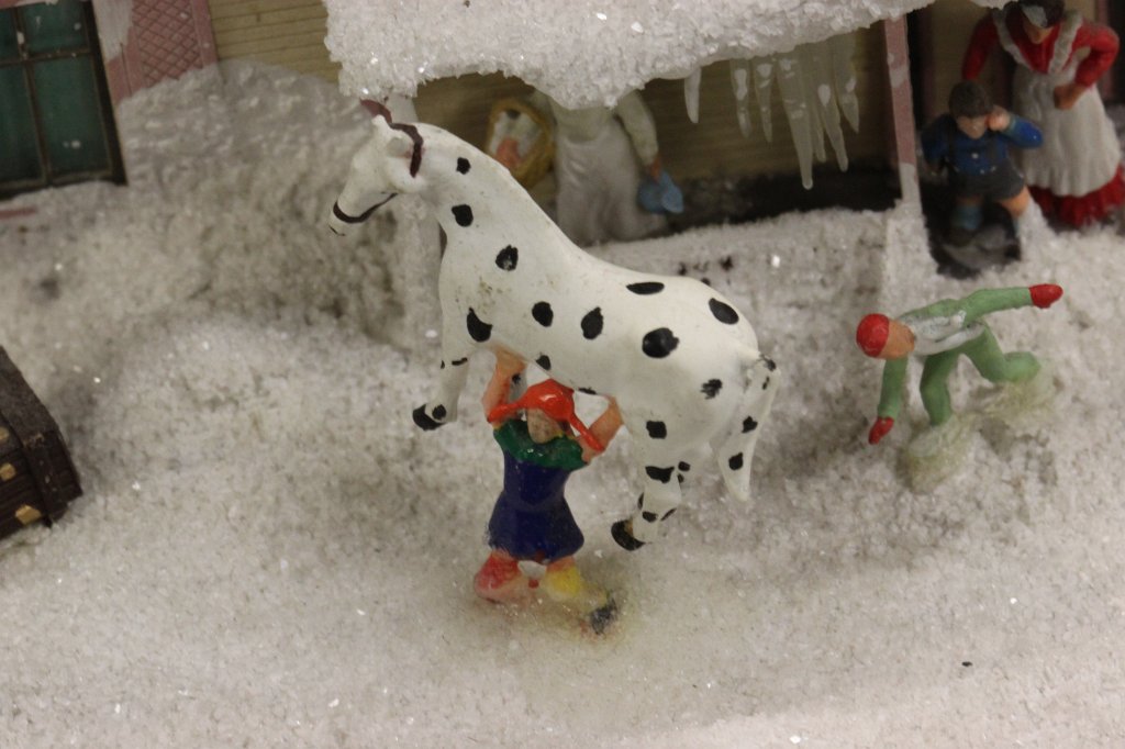 IMG_5751.JPG - Pippi Longstocking in the Miniatur Wunderland in the  Miniatur Wunderland  ( miniature wonderland ). The world largest miniature railway not only host trains but also running cars, trucks, ship and even "flying" airplanes.