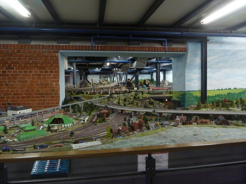 P1050425.JPG - Hamburg in the  Miniatur Wunderland  ( miniature wonderland ). The world largest miniature railway not only host trains but also running cars, trucks, ship and even "flying" airplanes.