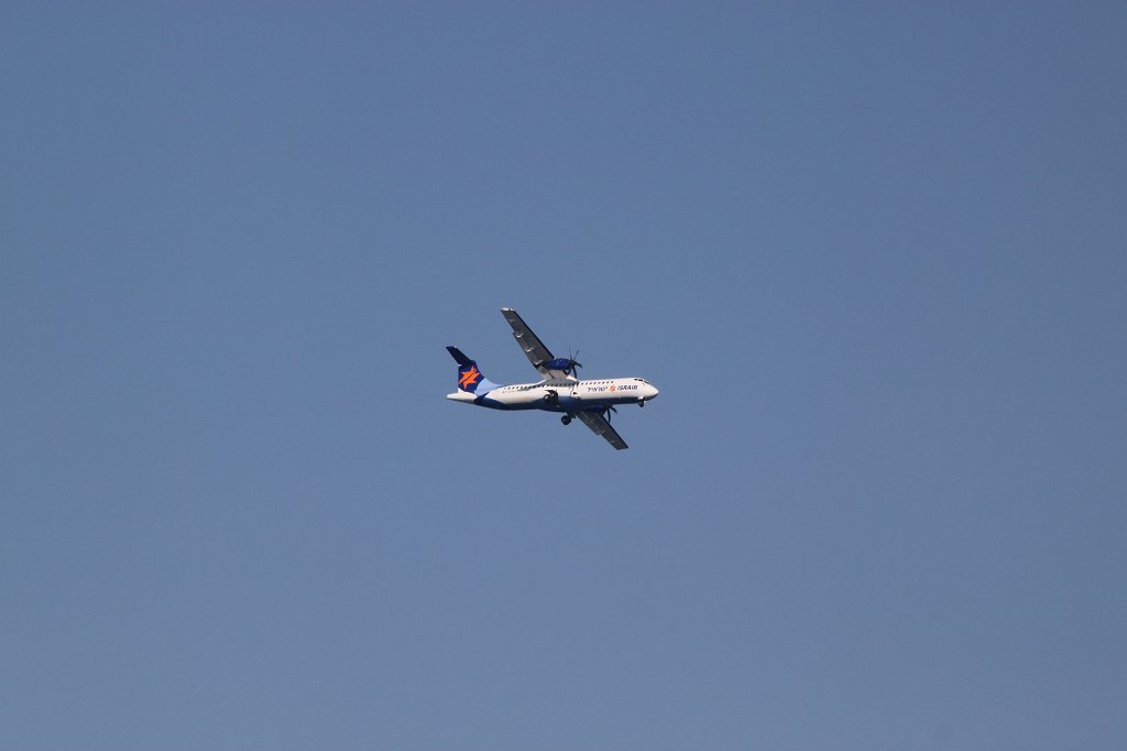 IMG_6318.JPG - Landing plane